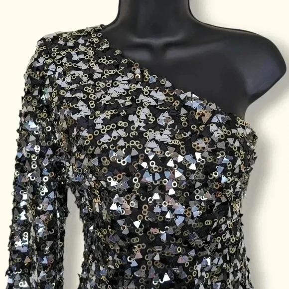 🍁Tizz Boutique Handmade Asymmetrical Sequin Dress - Picture 3 of 6